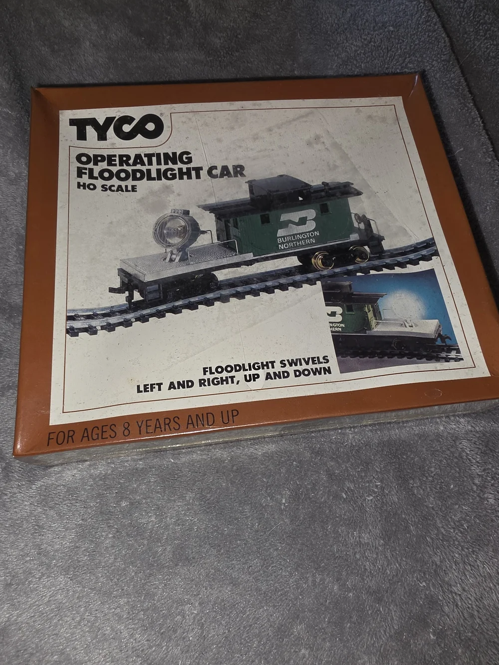 ^ TYCO Operating Floodlight Car HO Scale - Green